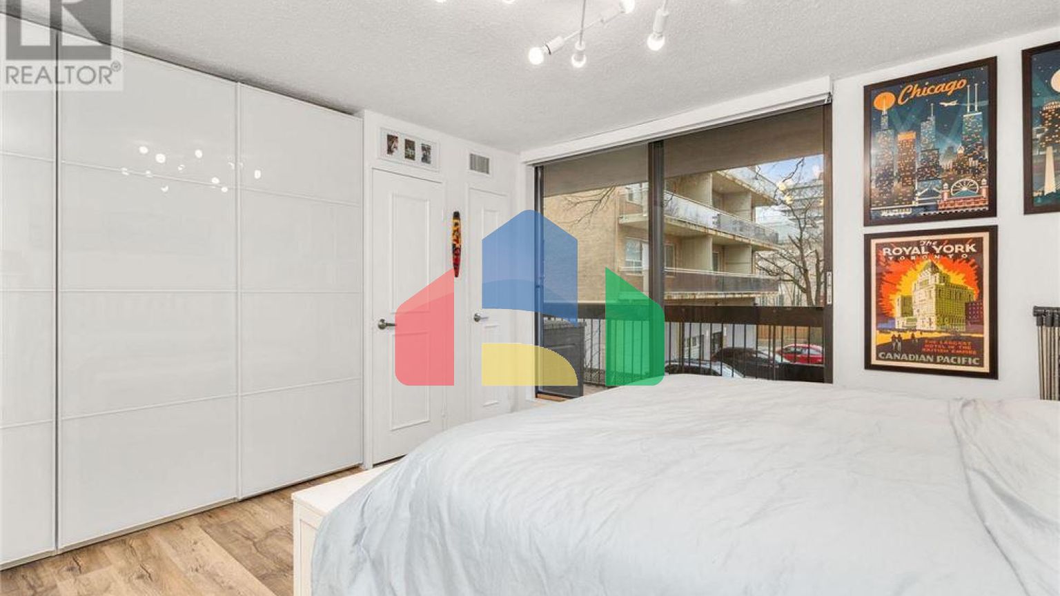 Residential - Single Family Home - Toronto, Canada - Canada