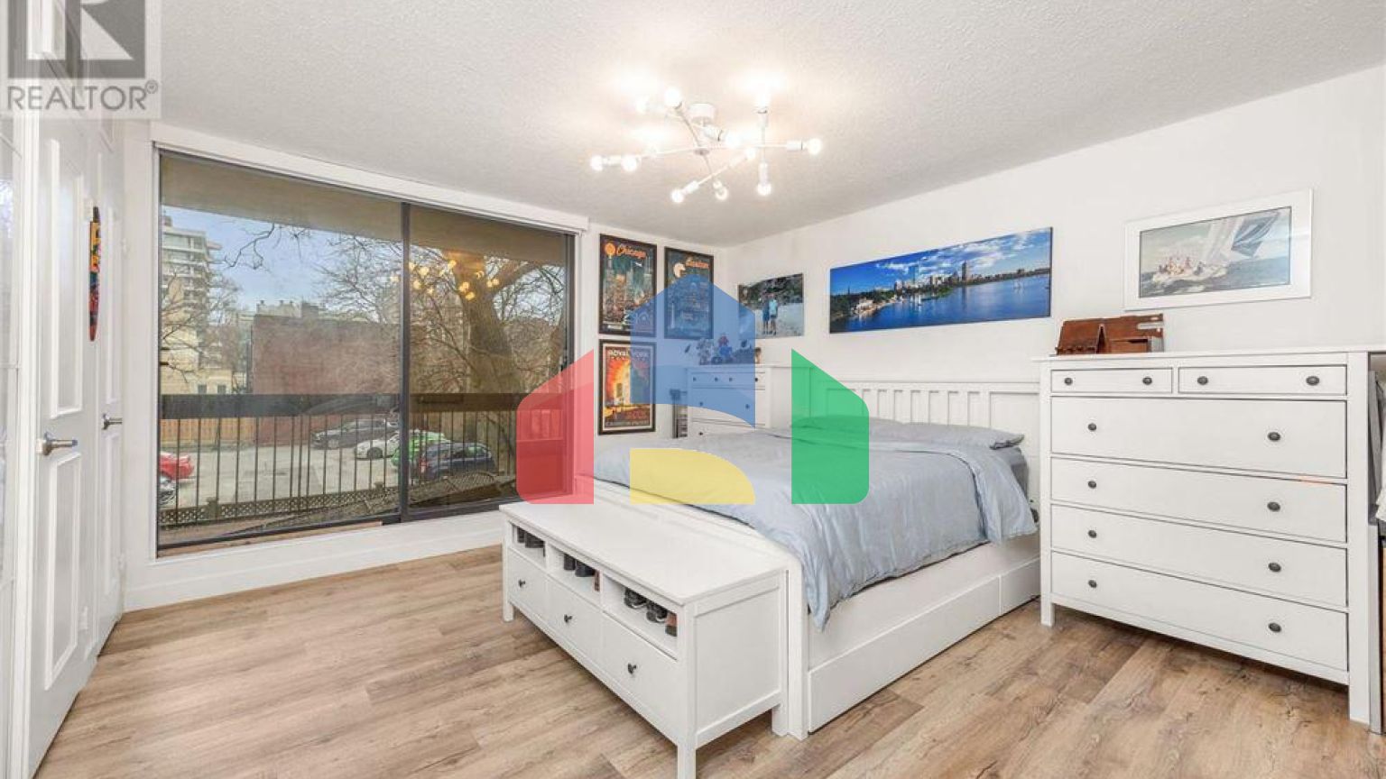 Residential - Single Family Home - Toronto, Canada - Canada