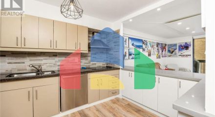 Residential - Single Family Home - Toronto, Canada - Canada