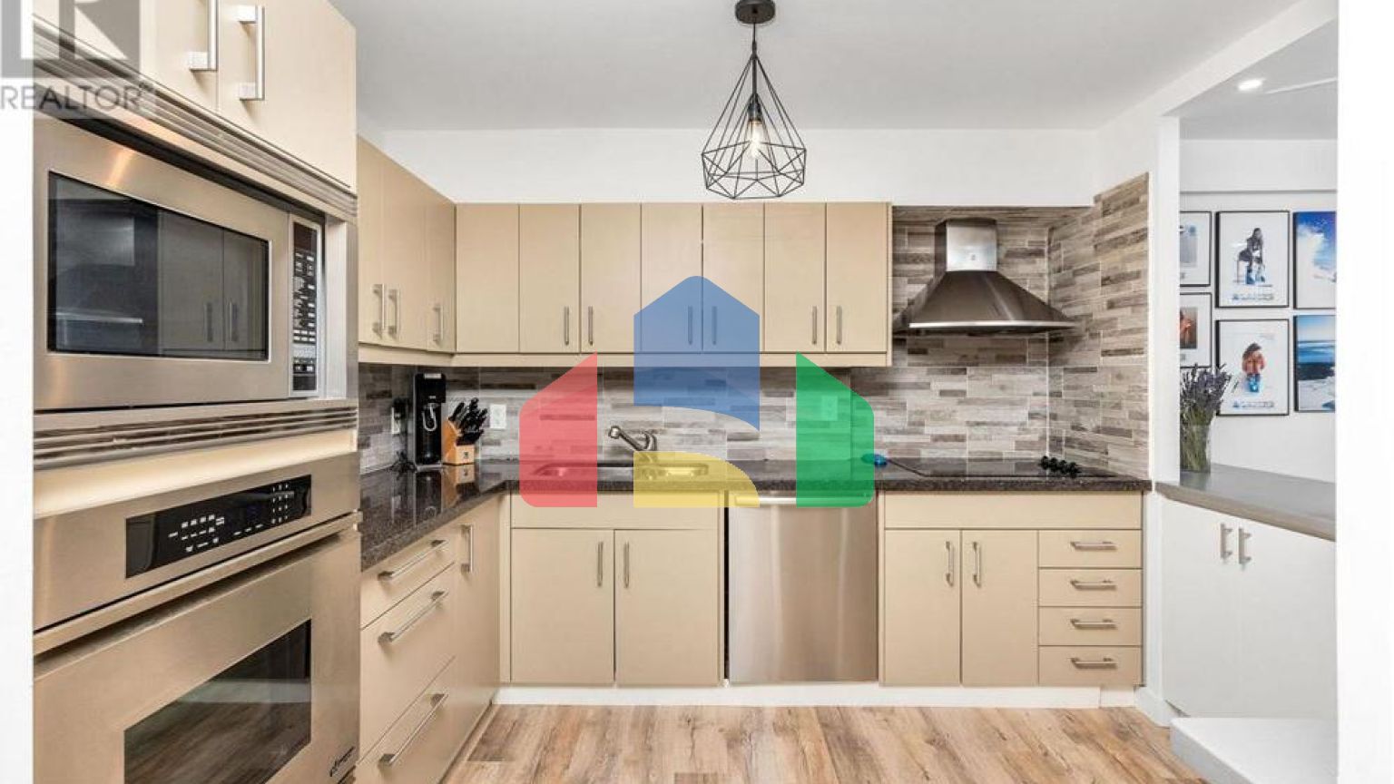 Residential - Single Family Home - Toronto, Canada - Canada