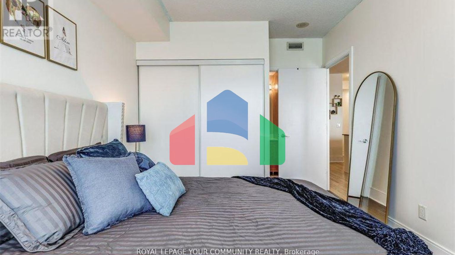 Residential - Condo/Apartment - Toronto, Canada - Canada