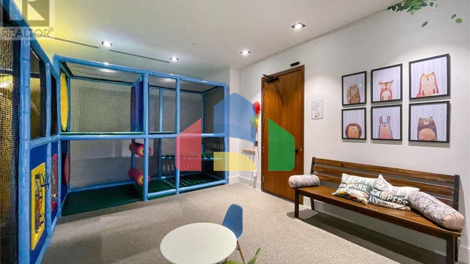 Residential - Single Family Home - Toronto, Canada - Canada