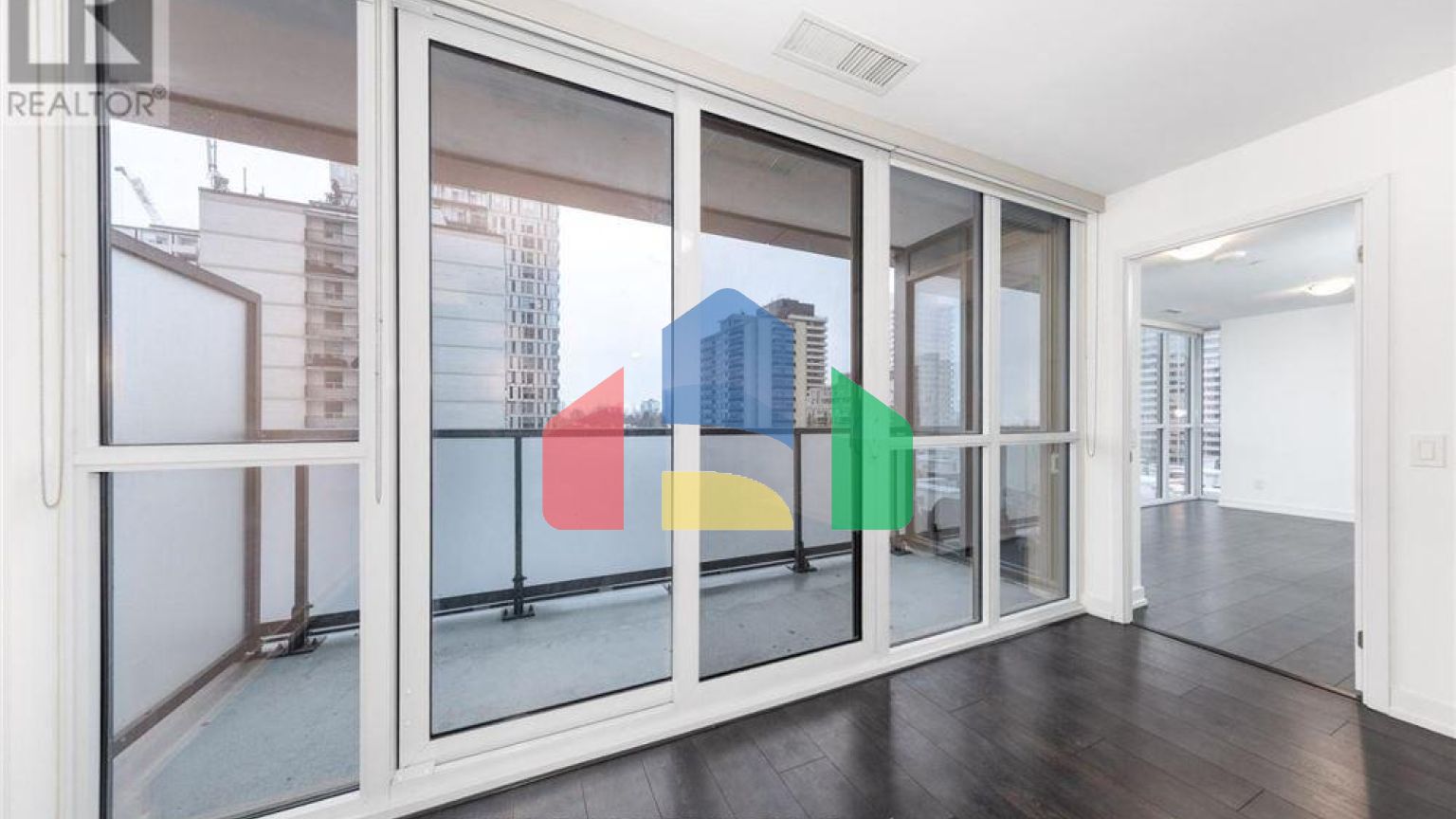 Residential - Single Family Home - Toronto, Canada - Canada