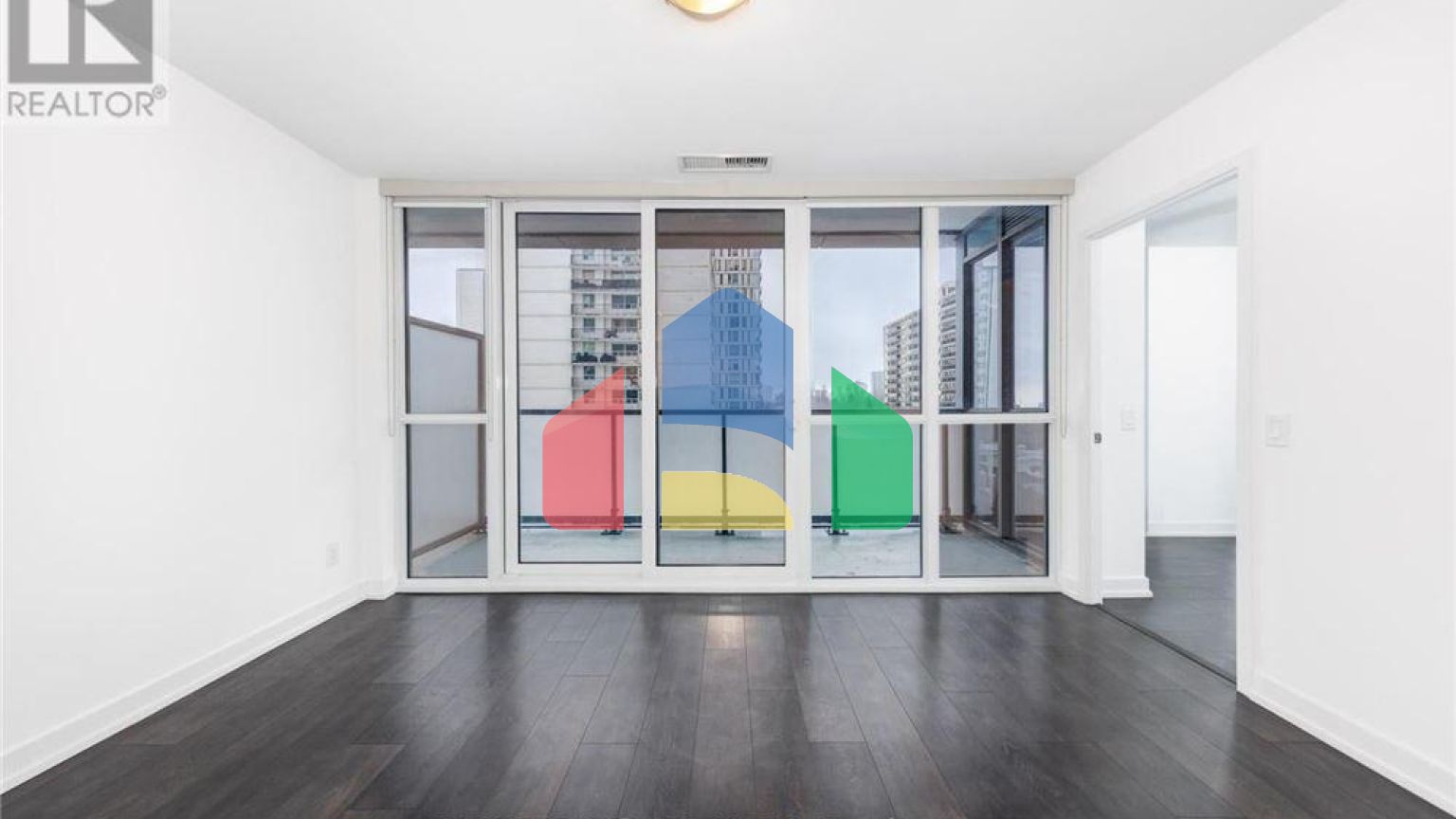 Residential - Single Family Home - Toronto, Canada - Canada