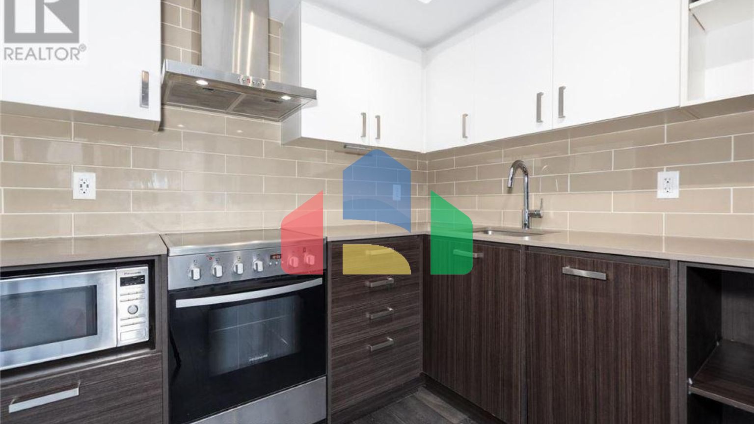 Residential - Single Family Home - Toronto, Canada - Canada