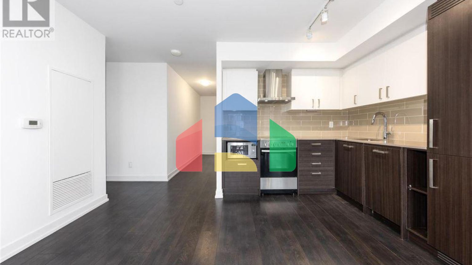 Residential - Single Family Home - Toronto, Canada - Canada