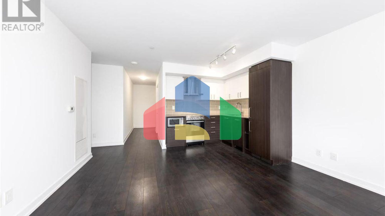 Residential - Single Family Home - Toronto, Canada - Canada