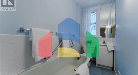 Residential - Single Family Home - Toronto, Canada - Canada