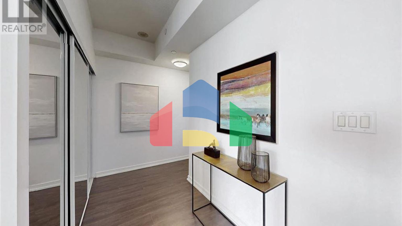 Residential - Condo/Apartment - Toronto, Canada - Canada