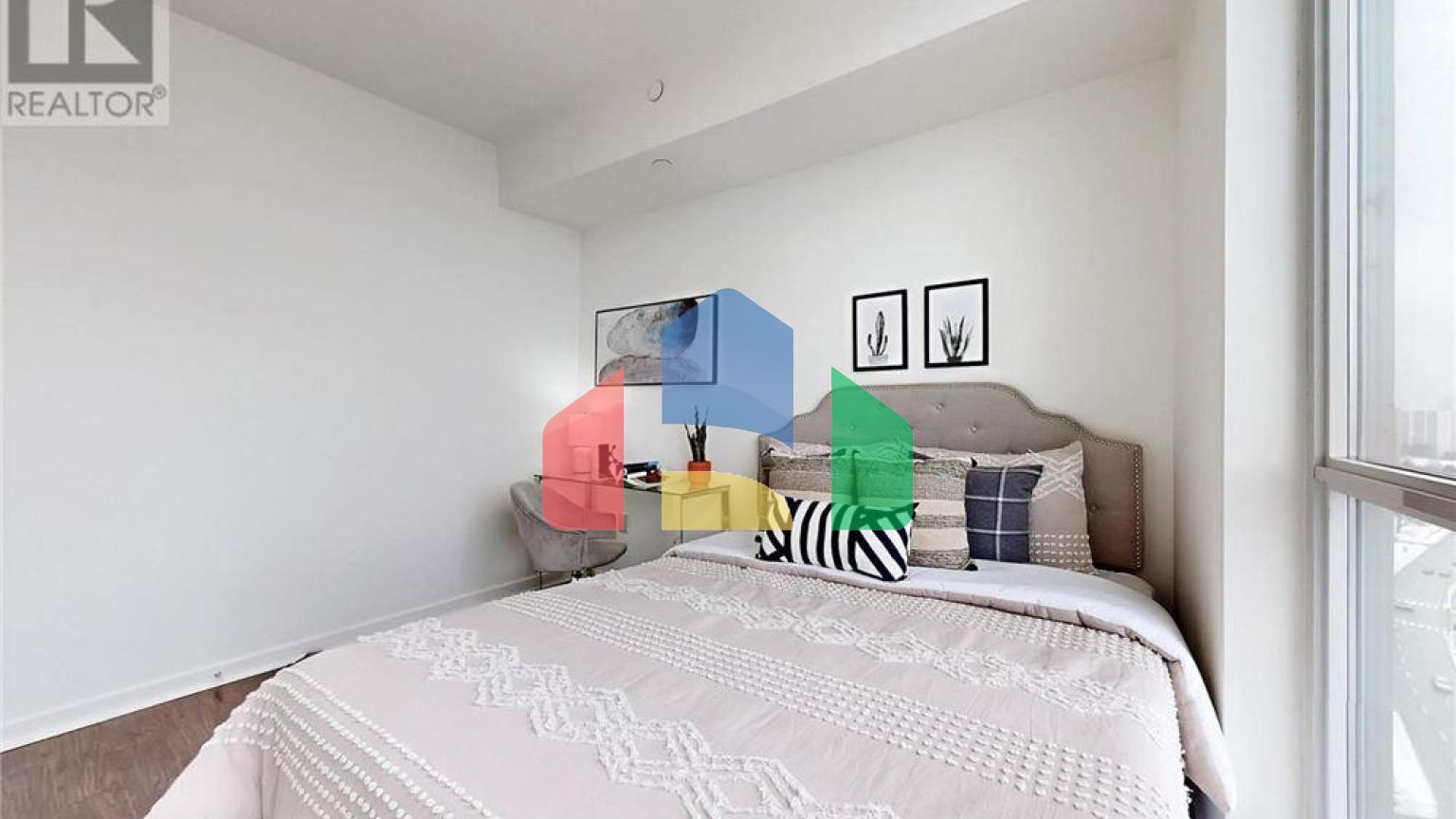 Residential - Condo/Apartment - Toronto, Canada - Canada