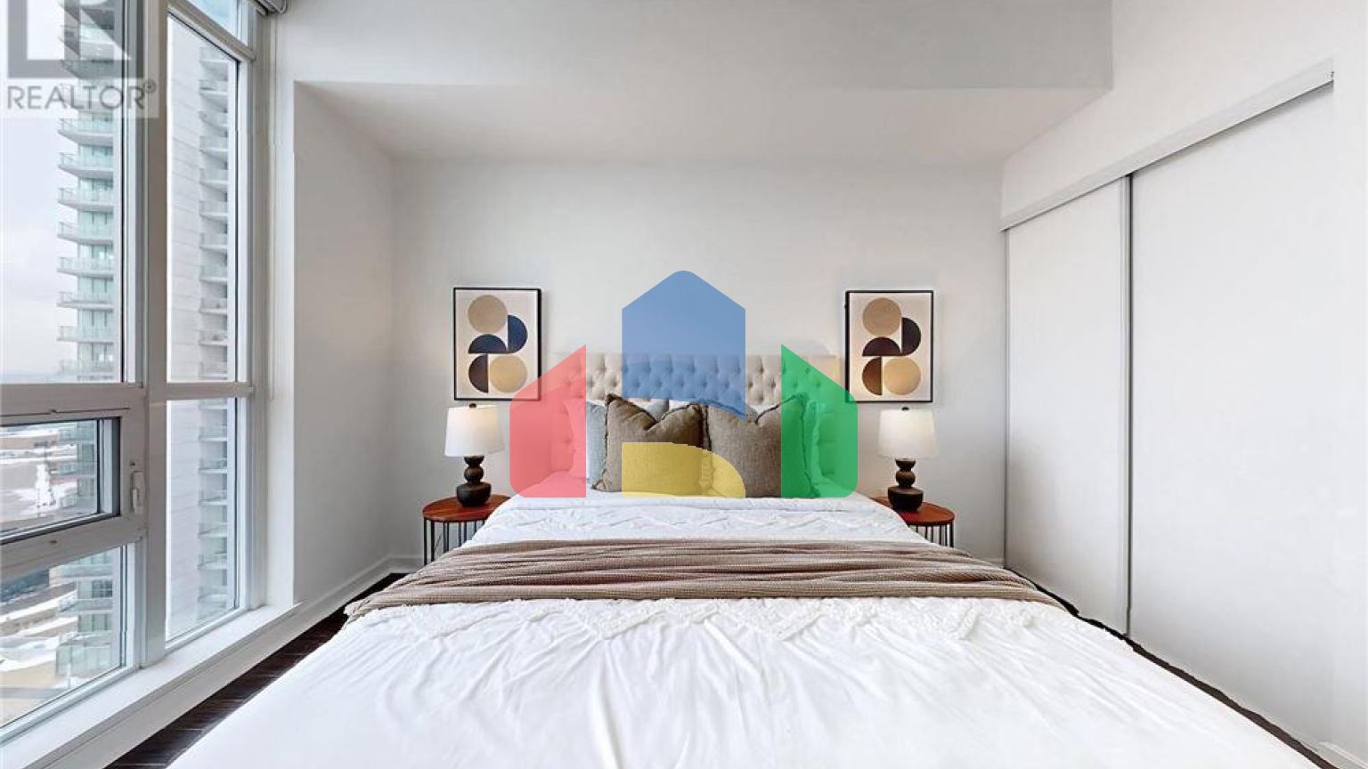 Residential - Condo/Apartment - Toronto, Canada - Canada