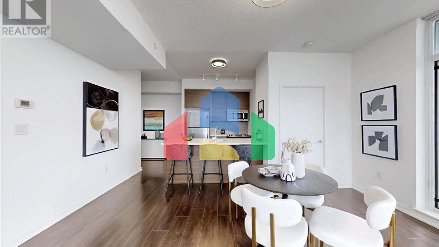 Residential - Condo/Apartment - Toronto, Canada - Canada