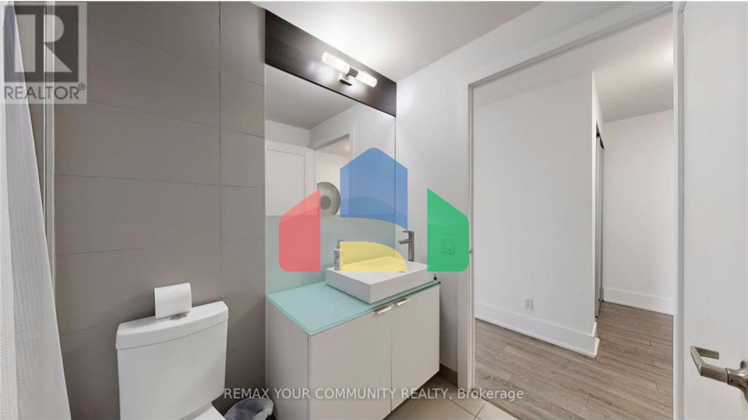 Residential - Single Family Home - Toronto, Canada - Canada