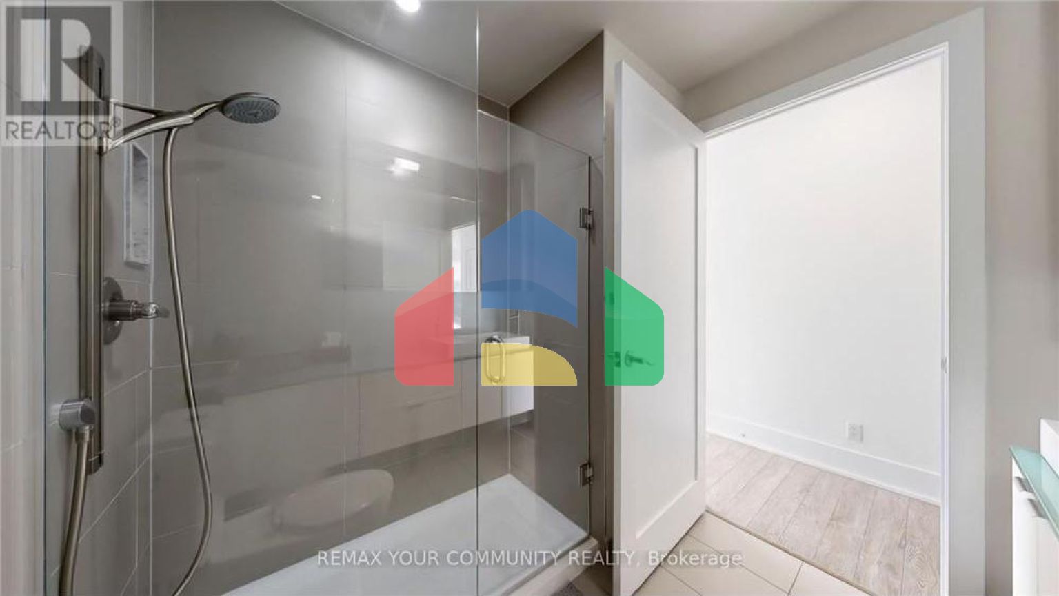 Residential - Single Family Home - Toronto, Canada - Canada