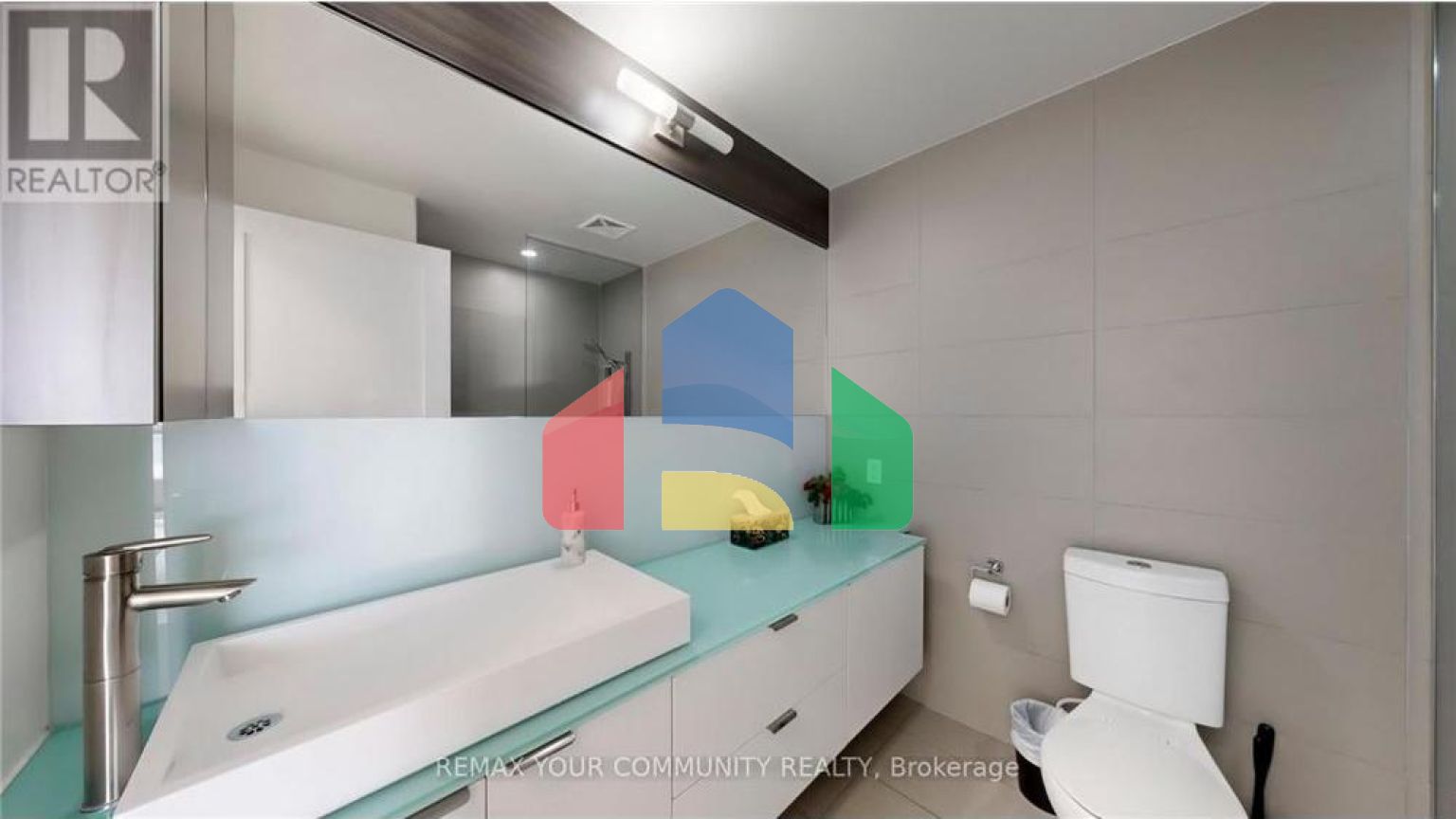 Residential - Single Family Home - Toronto, Canada - Canada