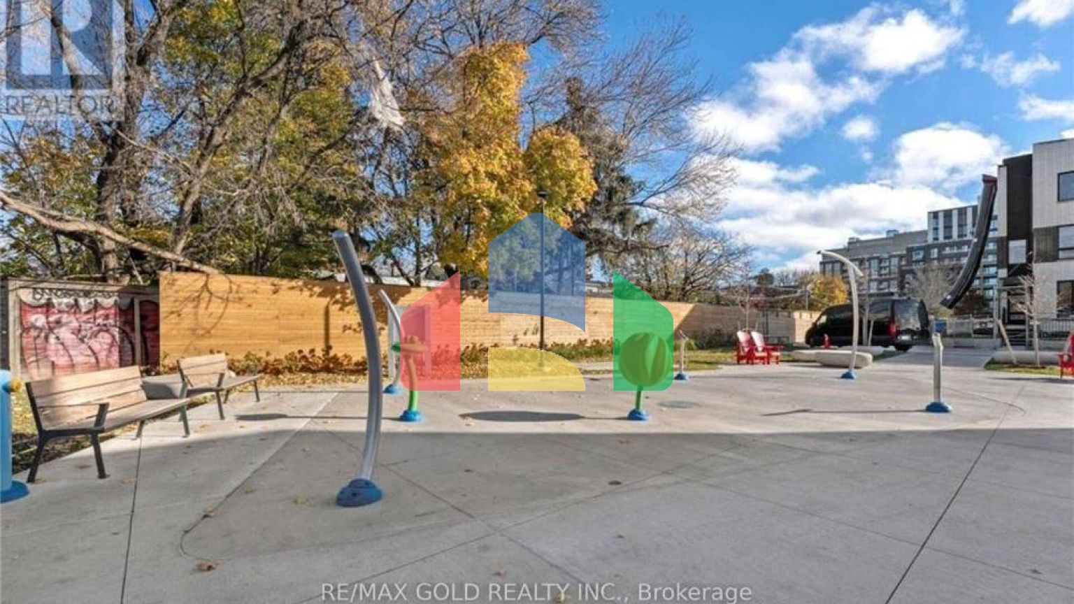 Residential - Single Family Home - Toronto, Canada - Canada