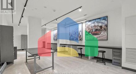 Residential - Single Family Home - Toronto, Canada - Canada