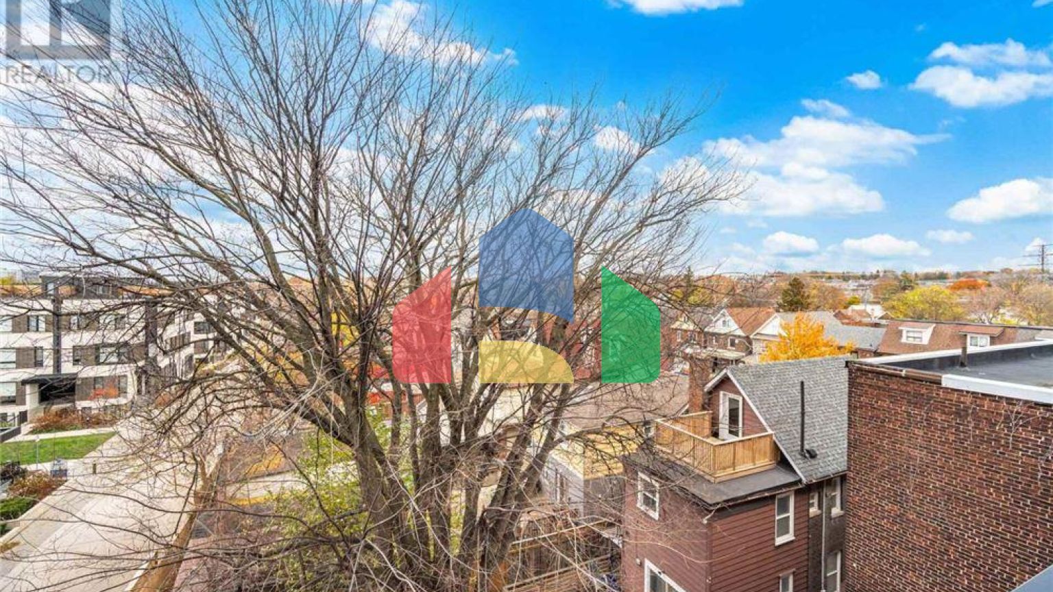 Residential - Single Family Home - Toronto, Canada - Canada