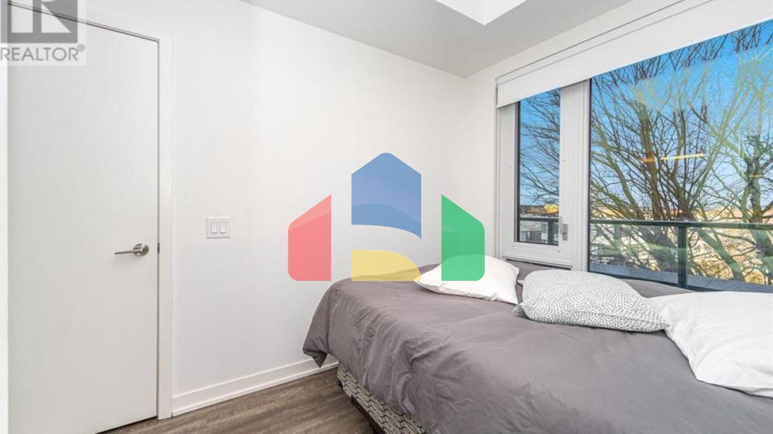 Residential - Single Family Home - Toronto, Canada - Canada