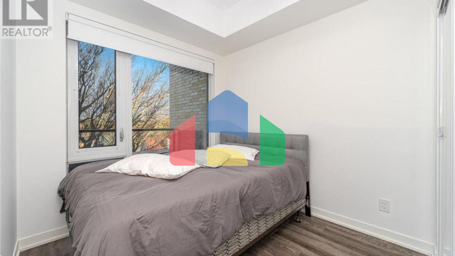 Residential - Single Family Home - Toronto, Canada - Canada