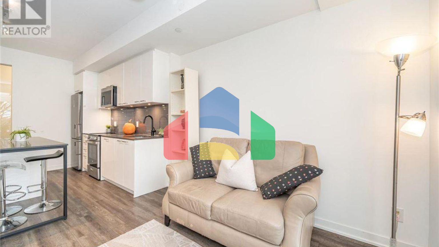 Residential - Single Family Home - Toronto, Canada - Canada