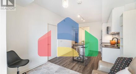 Residential - Single Family Home - Toronto, Canada - Canada