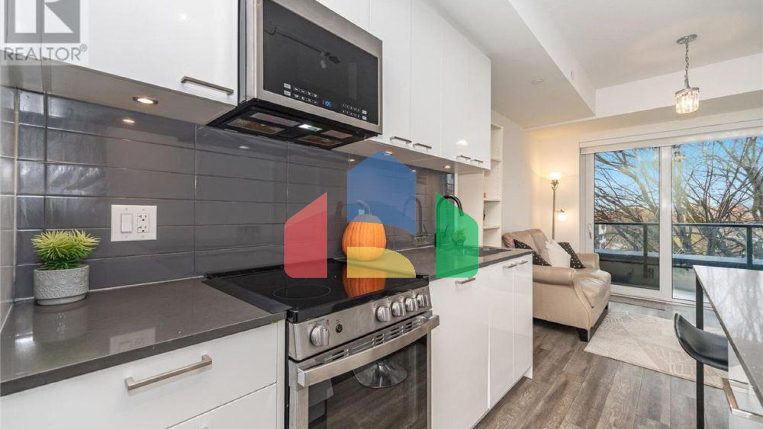 Residential - Single Family Home - Toronto, Canada - Canada