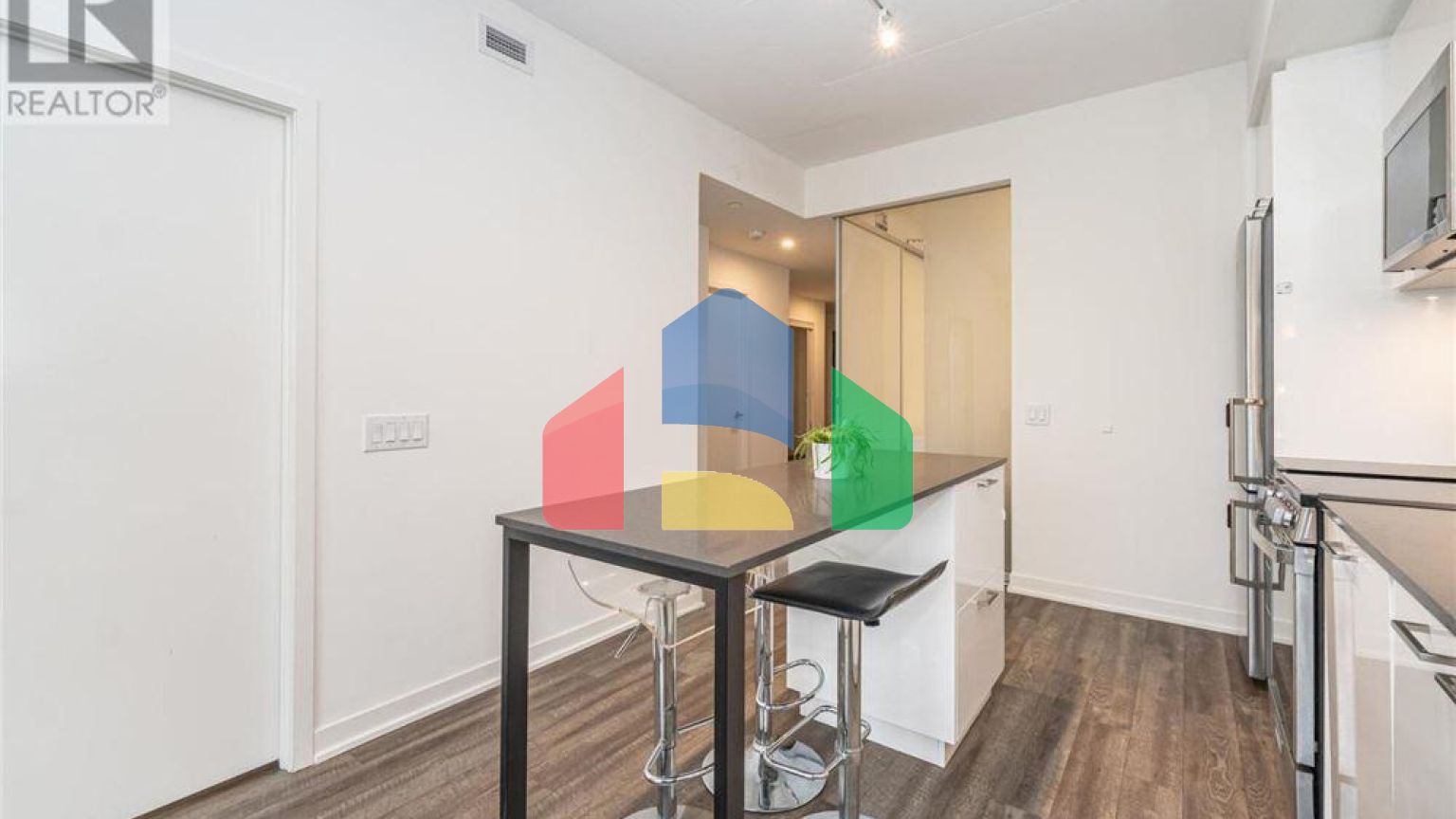 Residential - Single Family Home - Toronto, Canada - Canada