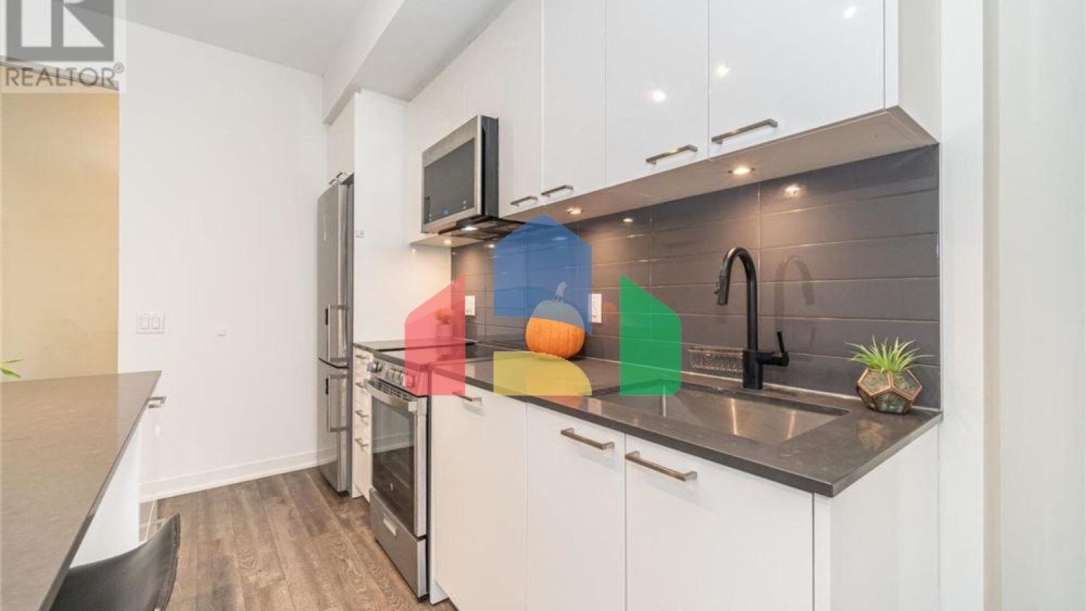 Residential - Single Family Home - Toronto, Canada - Canada