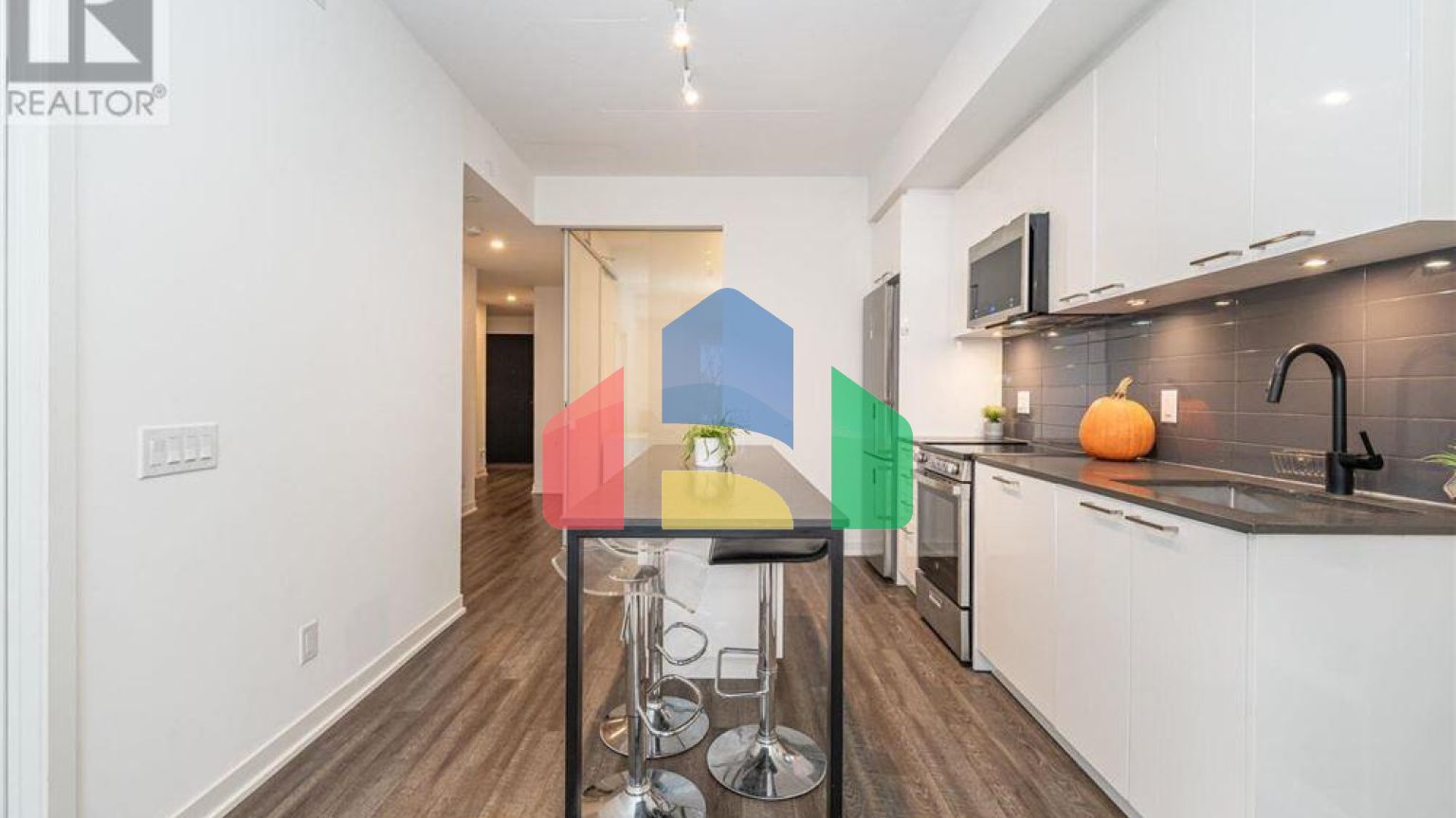 Residential - Single Family Home - Toronto, Canada - Canada