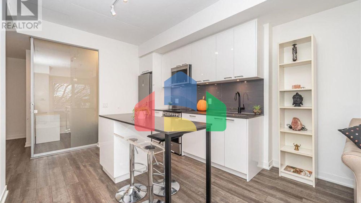 Residential - Single Family Home - Toronto, Canada - Canada