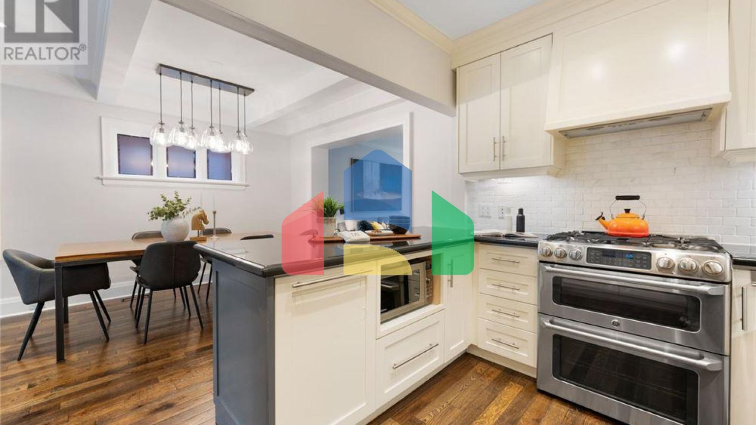 Residential - Single Family Home - Toronto, Canada - Canada