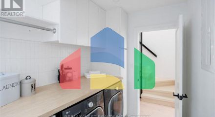 Residential - Single Family Home - Toronto, Canada - Canada