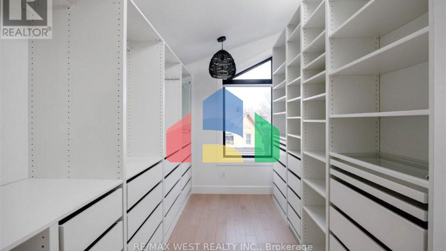 Residential - Single Family Home - Toronto, Canada - Canada