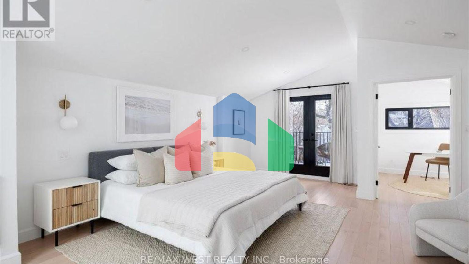 Residential - Single Family Home - Toronto, Canada - Canada