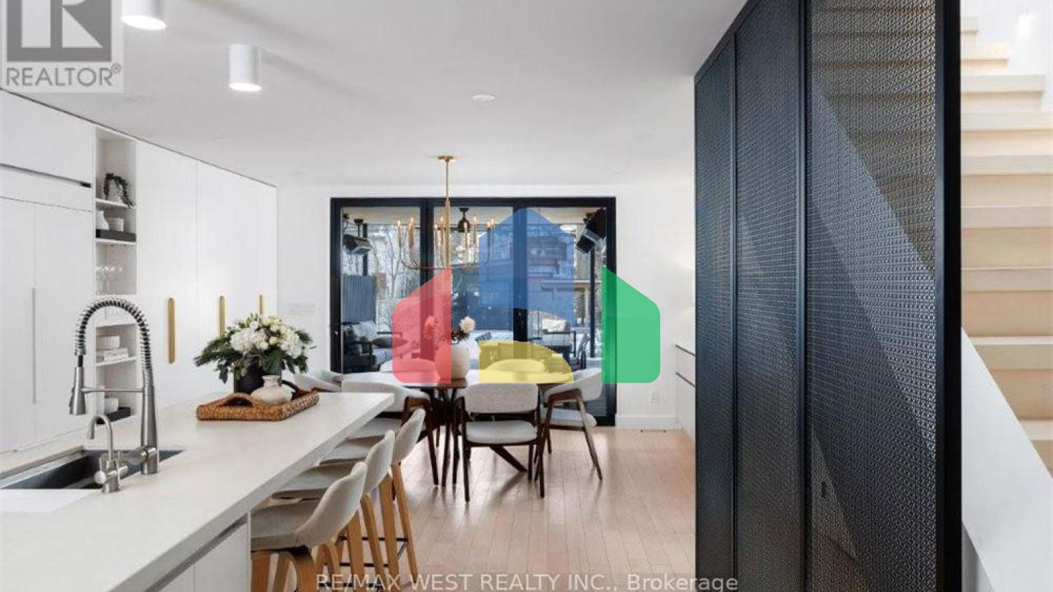 Residential - Single Family Home - Toronto, Canada - Canada