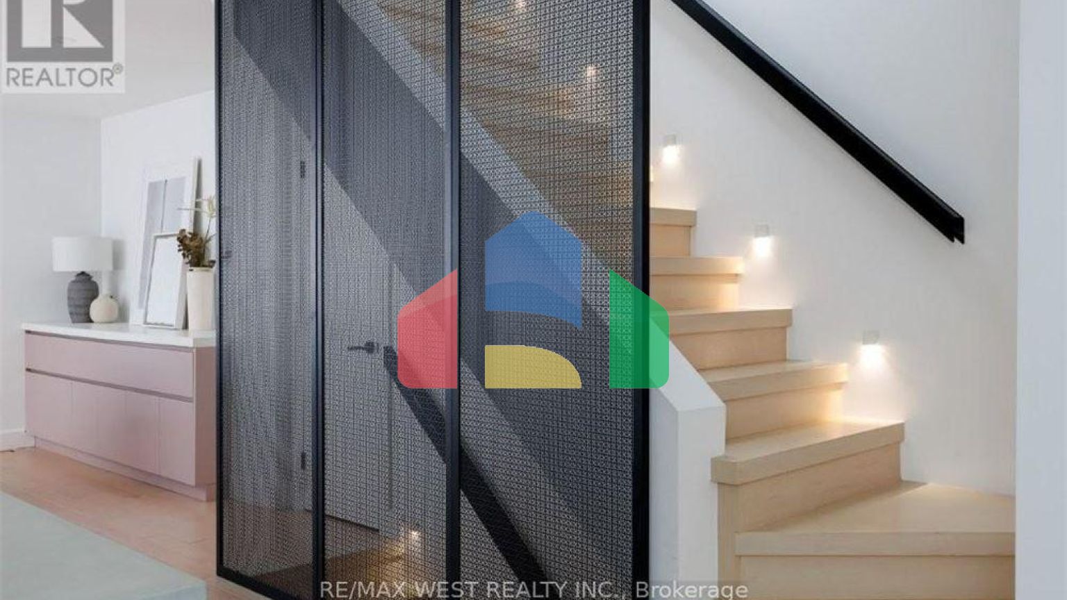 Residential - Single Family Home - Toronto, Canada - Canada