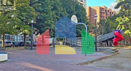 Residential - Single Family Home - Toronto, Canada - Canada