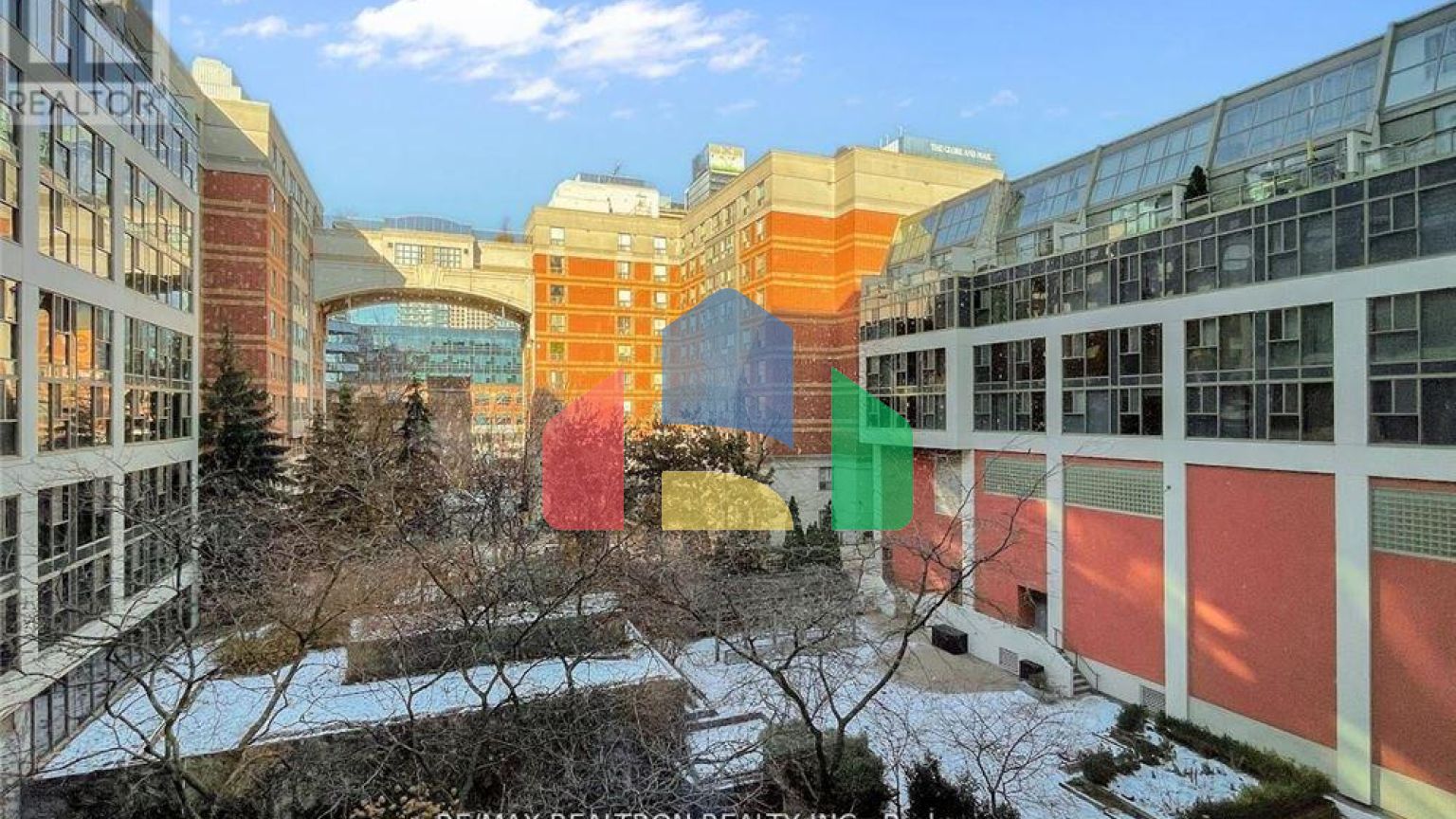 Residential - Single Family Home - Toronto, Canada - Canada