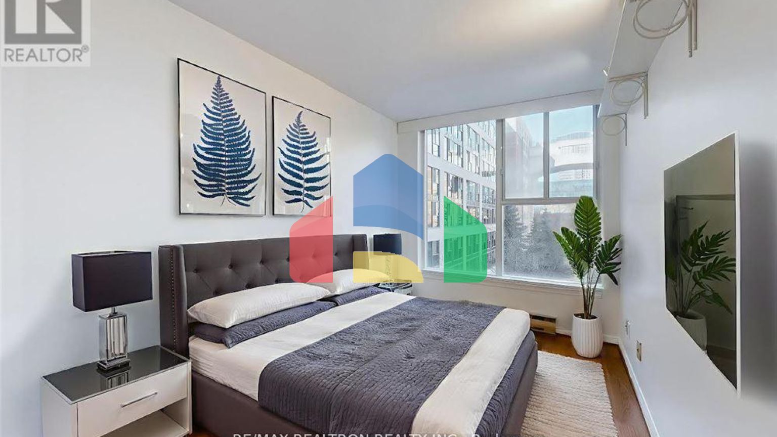 Residential - Single Family Home - Toronto, Canada - Canada