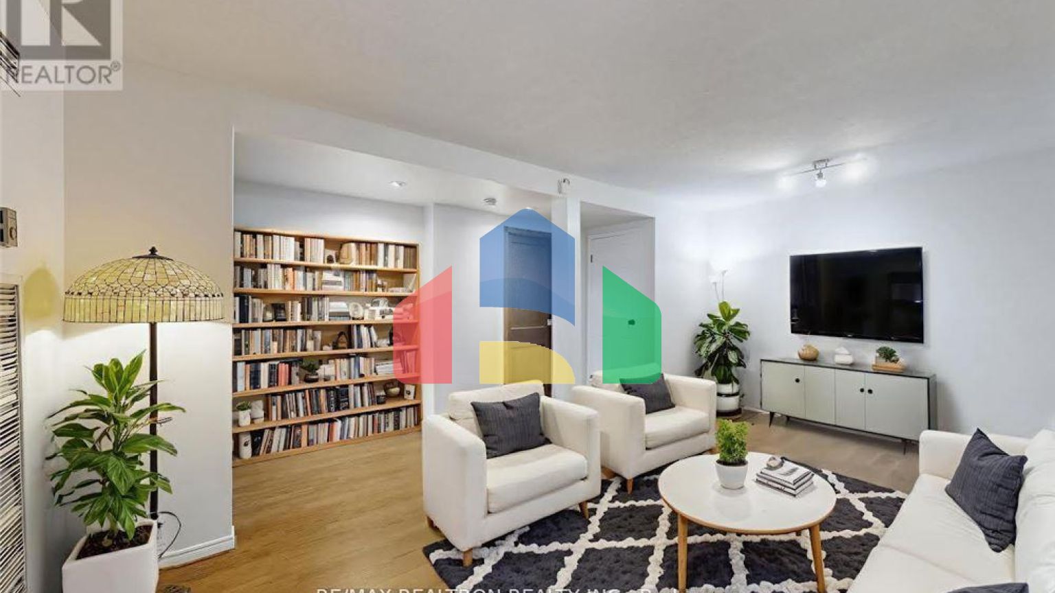 Residential - Single Family Home - Toronto, Canada - Canada