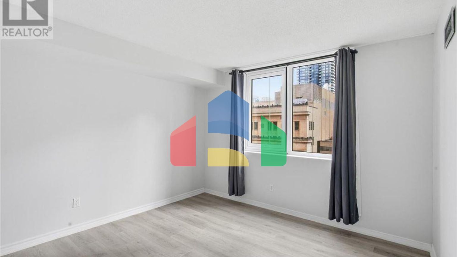 Residential - Condo/Apartment - Toronto, Canada - Canada