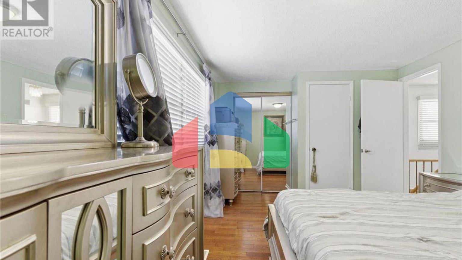 Residential - Single Family Home - Toronto, Canada - Canada