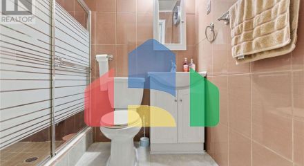 Residential - Single Family Home - Toronto, Canada - Canada