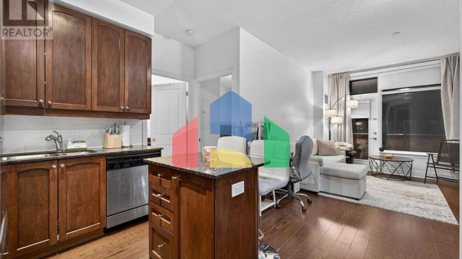 Residential - Single Family Home - Toronto, Canada - Canada