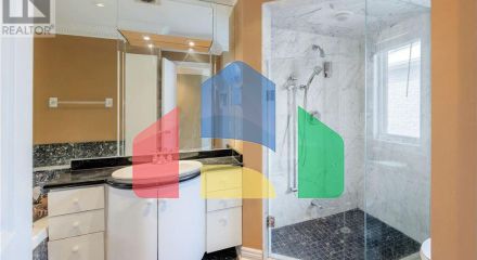 Residential - Single Family Home - Toronto, Canada - Canada