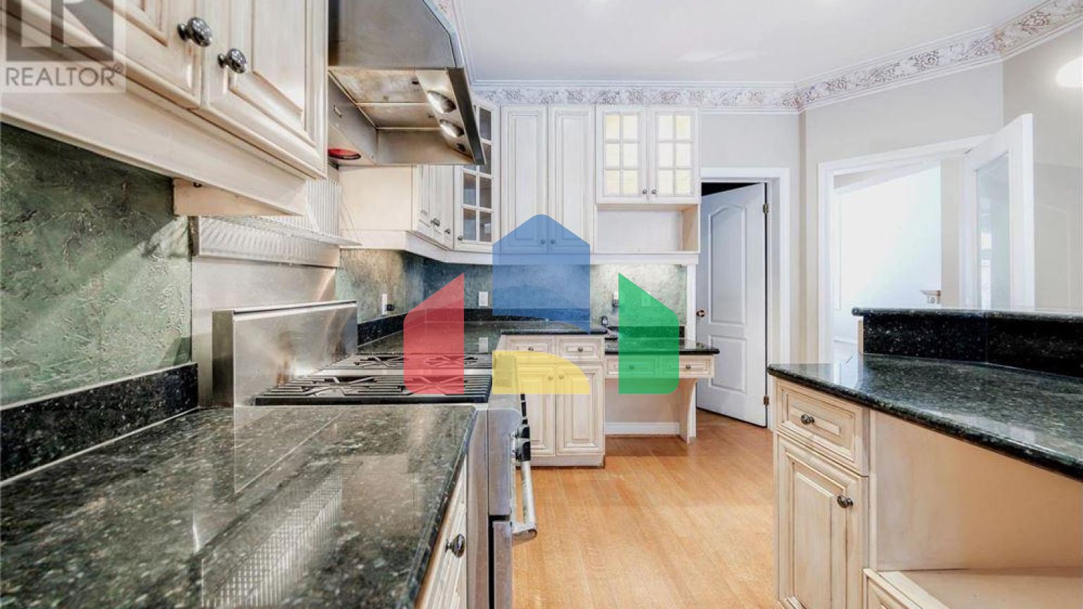 Residential - Single Family Home - Toronto, Canada - Canada