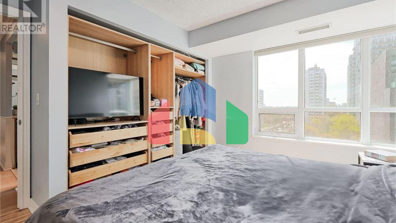 Residential - Single Family Home - Toronto, Canada - Canada