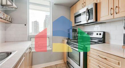 Residential - Single Family Home - Toronto, Canada - Canada