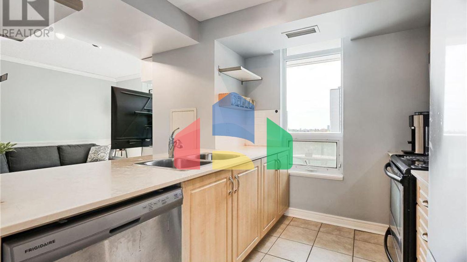 Residential - Single Family Home - Toronto, Canada - Canada